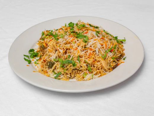 Authentic chicken biryani in Baltimore – flavorful rice with tender chicken and spices